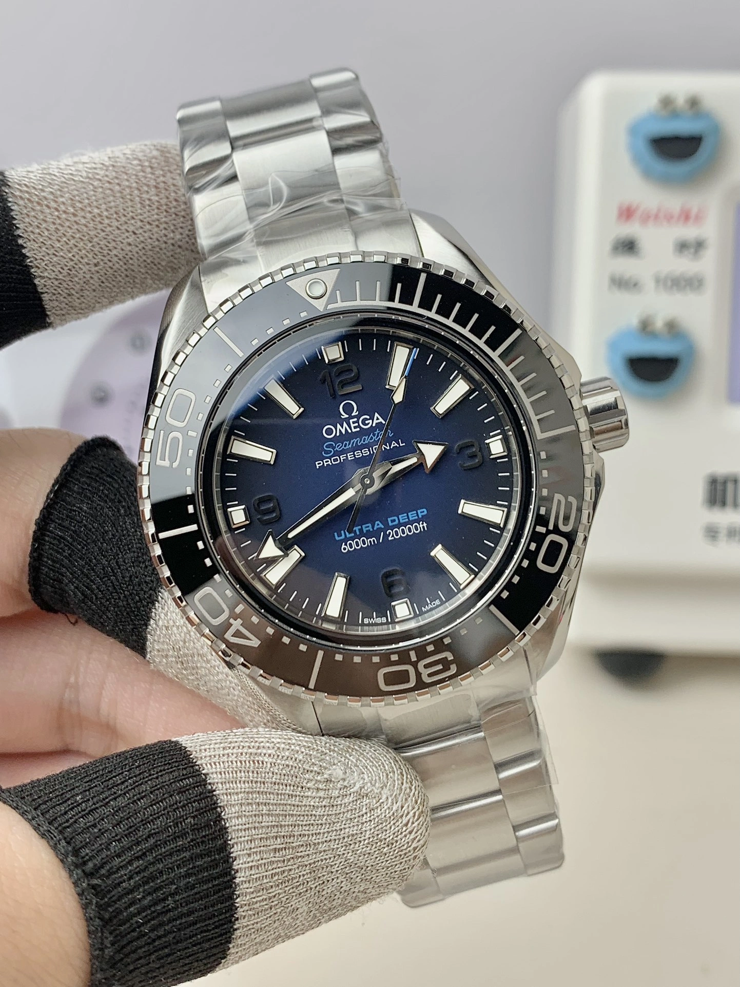 SmoothTexture CBD Factory Omega Seamaster Planet Ocean Ultra Deep 6000M 45.5mm Gradient Blue Dial Stainless Steel Bracelet (215.30.46.21.03.001) 1:1 Super Clone – DD8912 Movement 304